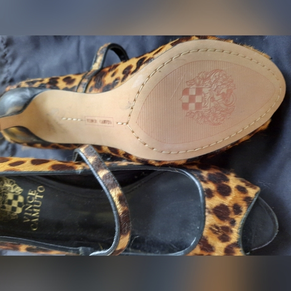 Vince Camuto leopard horsehair peep toe high heels - Picture 2 of 3